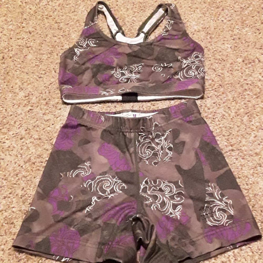 2pc. Women's Moving Comfort Athletic Wear: Size Small